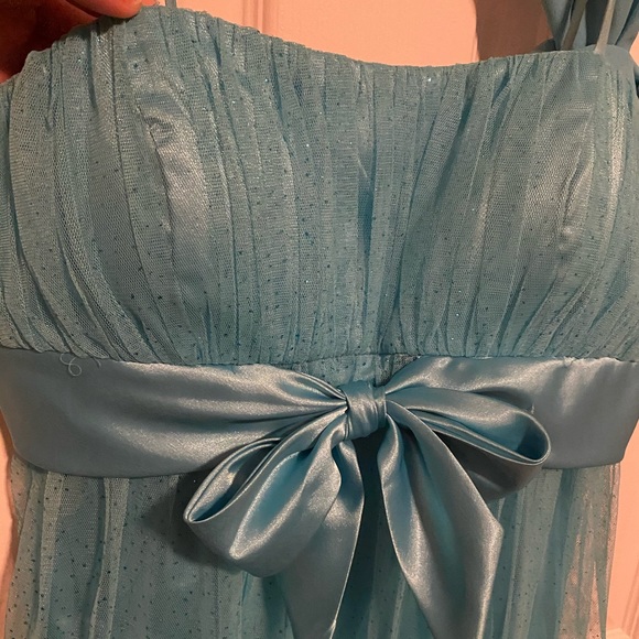 Prom dress - Picture 2 of 7